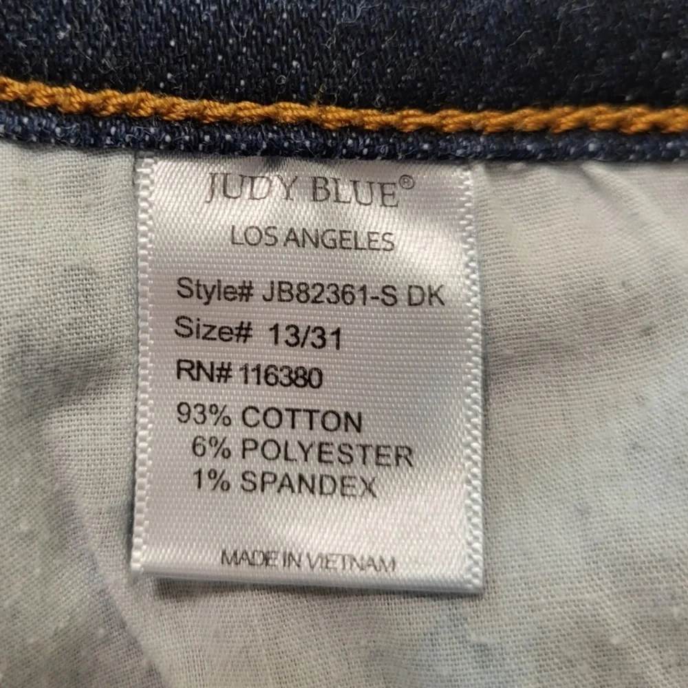 Judy Blue Size 13/31 Whiskered Dark Wash Bootcut Jeans~Frayed Hem~like New! - Picture 12 of 13